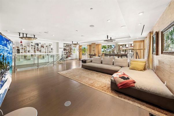 Interior, Living room, Pendant Lights, Recessed Lighting, Wood Texture Flooring
