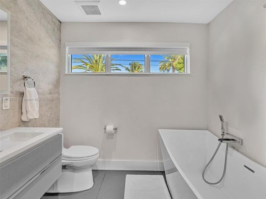Bathroom, Interior, Recessed Lighting