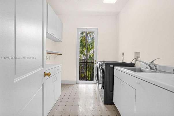 Interior, Washer