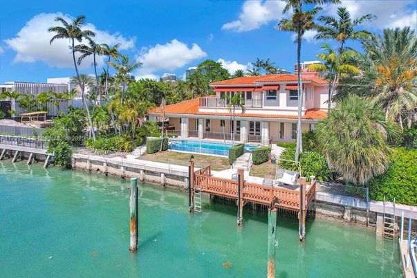 Exterior, Lake, Pool