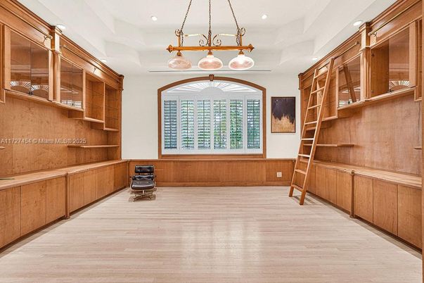 Interior, Pendant Lights, Recessed Lighting, Wood Texture Flooring