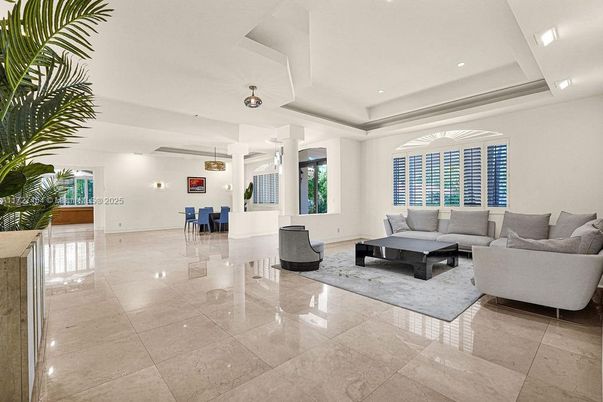 Dining room, Interior, Living room, Pendant Lights, Recessed Lighting