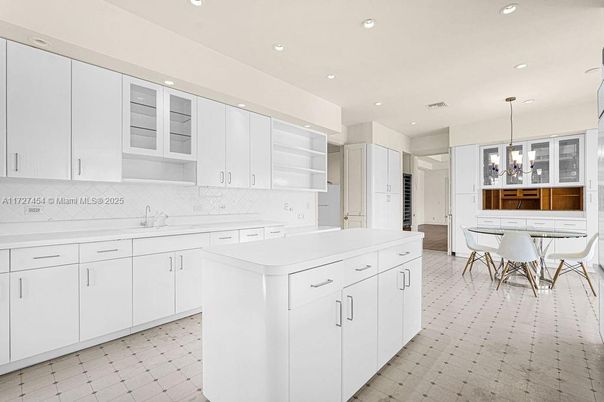 Chandelier, Dining room, Interior, Kitchen, Pendant Lights, Recessed Lighting
