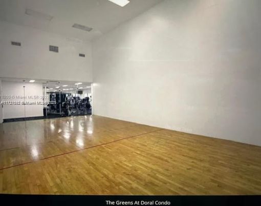 Fitness Equipment, Interior, Recessed Lighting, Wood Texture Flooring