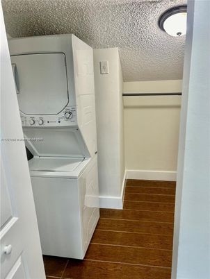 Interior, Utility Closets, Washer, Wood Texture Flooring