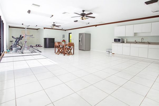 Dining room, Fitness Equipment, Interior, Kitchen