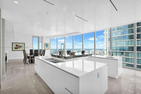 Dining room, Interior, Kitchen, Recessed Lighting, Water