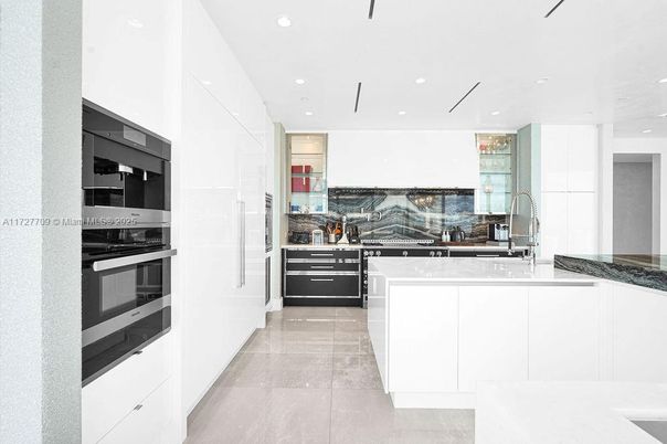 Interior, Kitchen, Recessed Lighting, Water