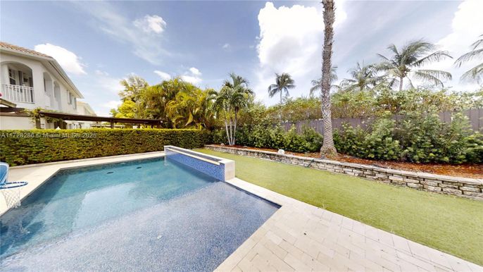 Backyard, Exterior, Pool