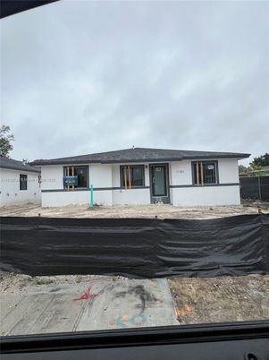 Exterior, Facade, Ranch