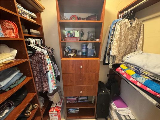 Interior, Walk-in Closets