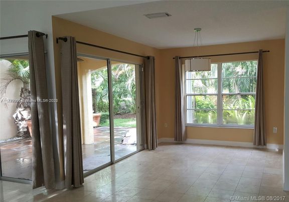 Empty room, Interior, Pendant Lights