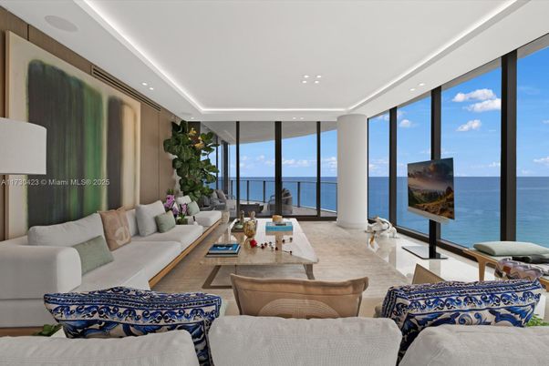 Interior, Living room, Recessed Lighting, Water, Wood Texture Flooring
