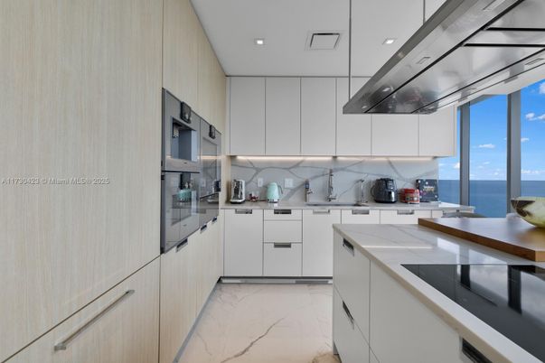Interior, Kitchen, Marble, Recessed Lighting, Water