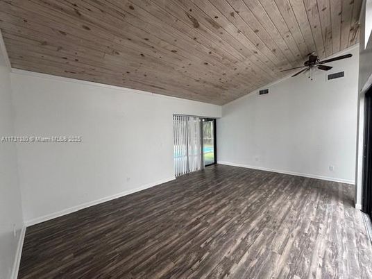 Empty room, Interior, Wooden Ceilings, Wood Texture Flooring