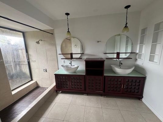 Bathroom, Dual Sink Vanities, Interior, Pendant Lights