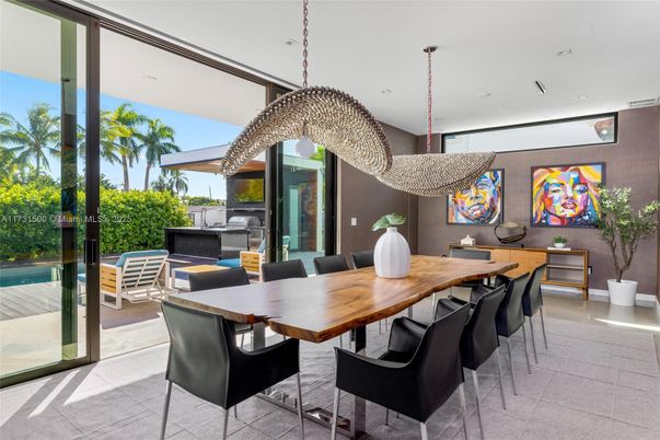 Dining room, Interior, Pendant Lights, Recessed Lighting