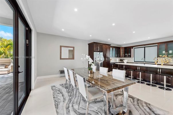 Dining room, Interior, Kitchen, Recessed Lighting