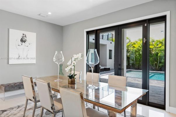 Dining room, Interior, Recessed Lighting