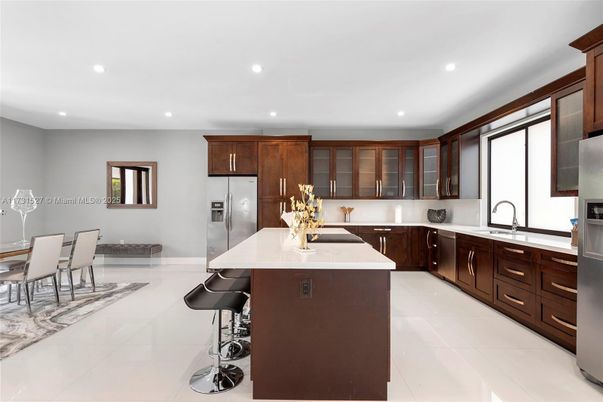 Dining room, Interior, Kitchen, Recessed Lighting, Stainless Steel Appliances