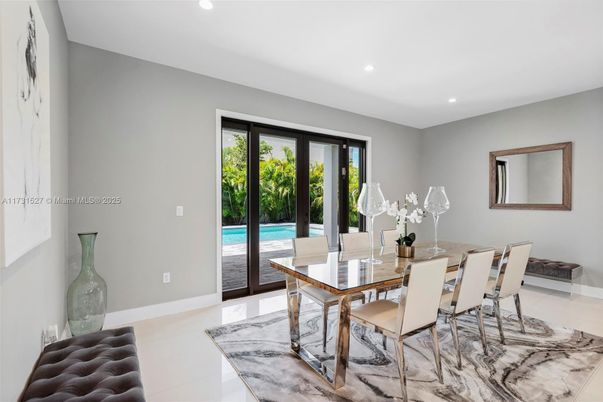 Dining room, Interior, Recessed Lighting