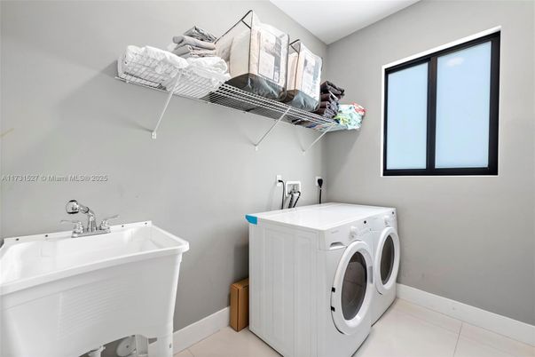 Interior, Washer