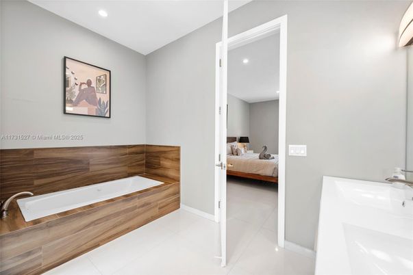 Bathroom, Bedroom, Interior, Recessed Lighting