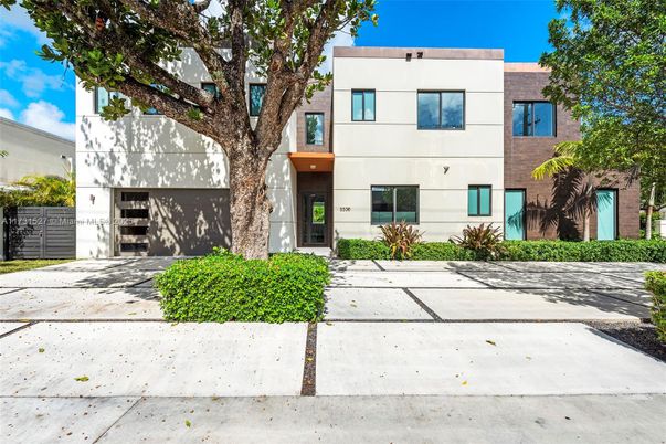 Attached, Exterior, Facade, Modern