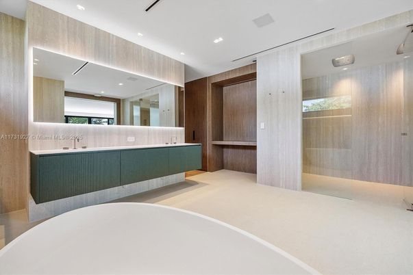 Bathroom, Free Standing Baths, Interior, Recessed Lighting