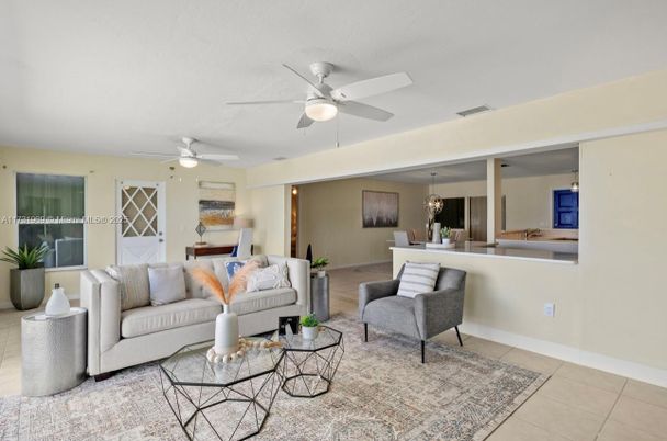 Chandelier, Dining room, Interior, Living room