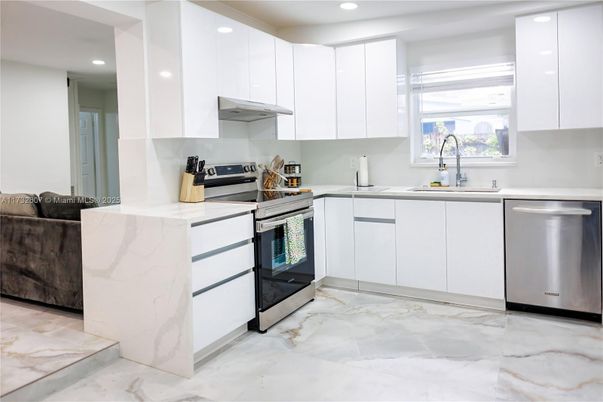 Interior, Kitchen, Marble, Recessed Lighting, Stainless Steel Appliances