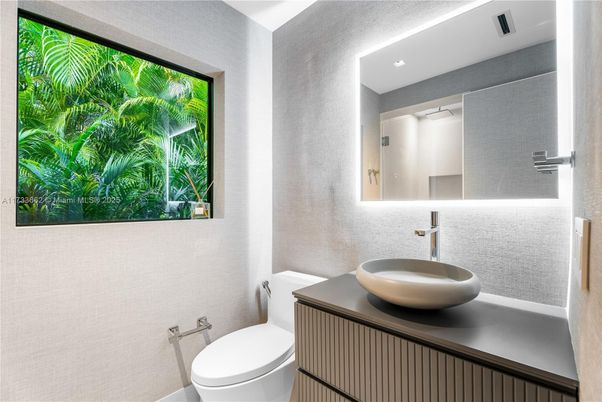 Bathroom, Interior, Recessed Lighting