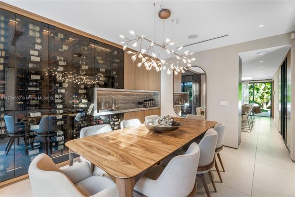Dining room, Interior, Pendant Lights, Recessed Lighting