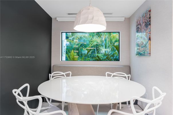 Dining room, Interior