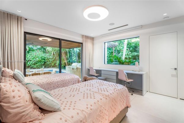 Bedroom, Home Office, Interior, Recessed Lighting