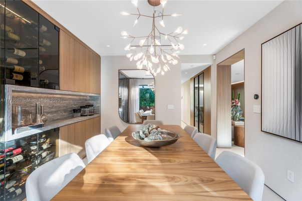 Dining room, Interior, Pendant Lights, Recessed Lighting