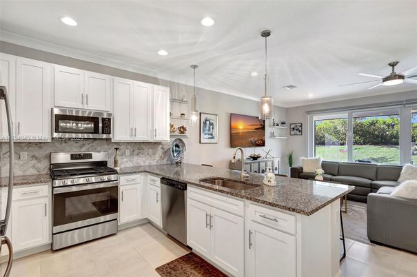 Interior, Kitchen, Living room, Pendant Lights, Recessed Lighting, Stainless Steel Appliances