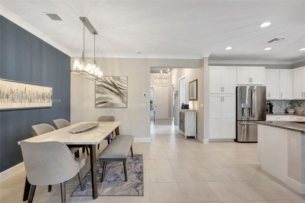Dining room, Interior, Kitchen, Pendant Lights, Recessed Lighting, Stainless Steel Appliances
