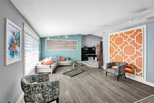 Interior, Living room, Recessed Lighting, Wood Texture Flooring