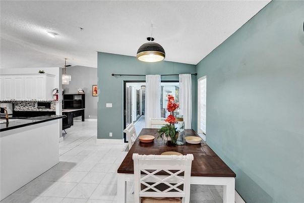 Dining room, Interior, Kitchen, Pendant Lights