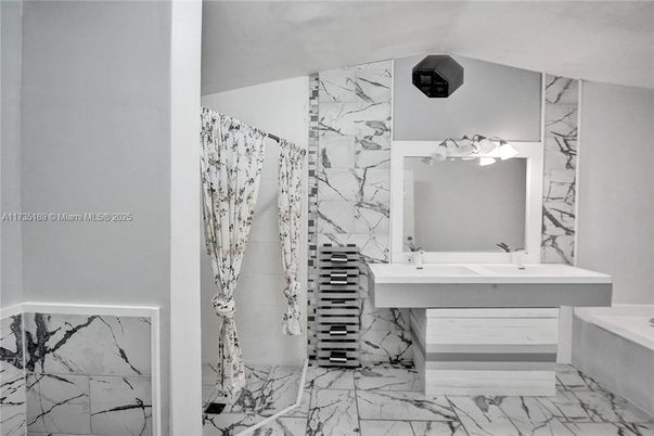 Bathroom, Interior, Marble, Marble Walls