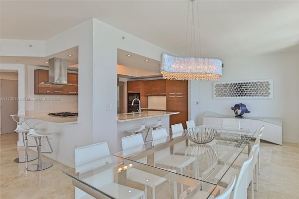 Chandelier, Dining room, Interior, Kitchen, Pendant Lights, Recessed Lighting, Stainless Steel Appliances