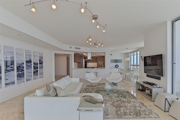 Dining room, Interior, Kitchen, Living room, Pendant Lights, Recessed Lighting