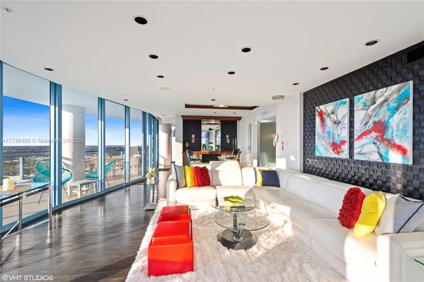 Dining room, Interior, Living room, Pendant Lights, Recessed Lighting, Wood Texture Flooring