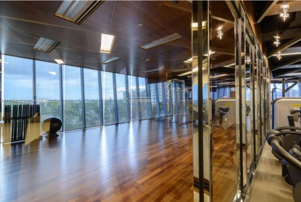 Fitness Equipment, Interior, Recessed Lighting, Wood Texture Flooring