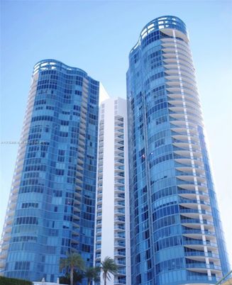 Exterior, Facade, Highrise