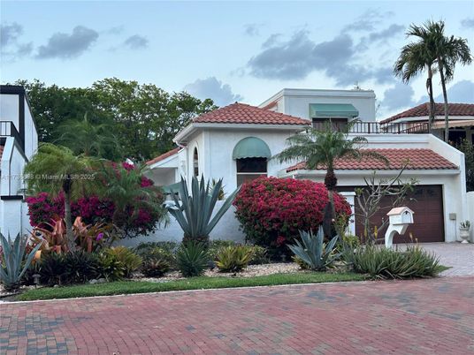 Attached, Exterior, Facade, Spanish Mediterranean