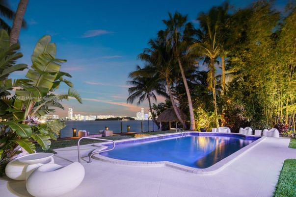 Exterior, Pool, Water