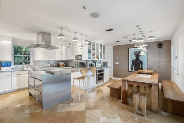 Dining room, Interior, Kitchen, Pendant Lights, Recessed Lighting, Stainless Steel Appliances