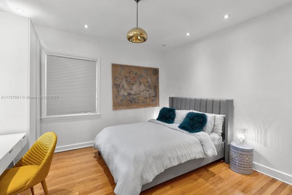 Bedroom, Interior, Pendant Lights, Recessed Lighting, Wood Texture Flooring
